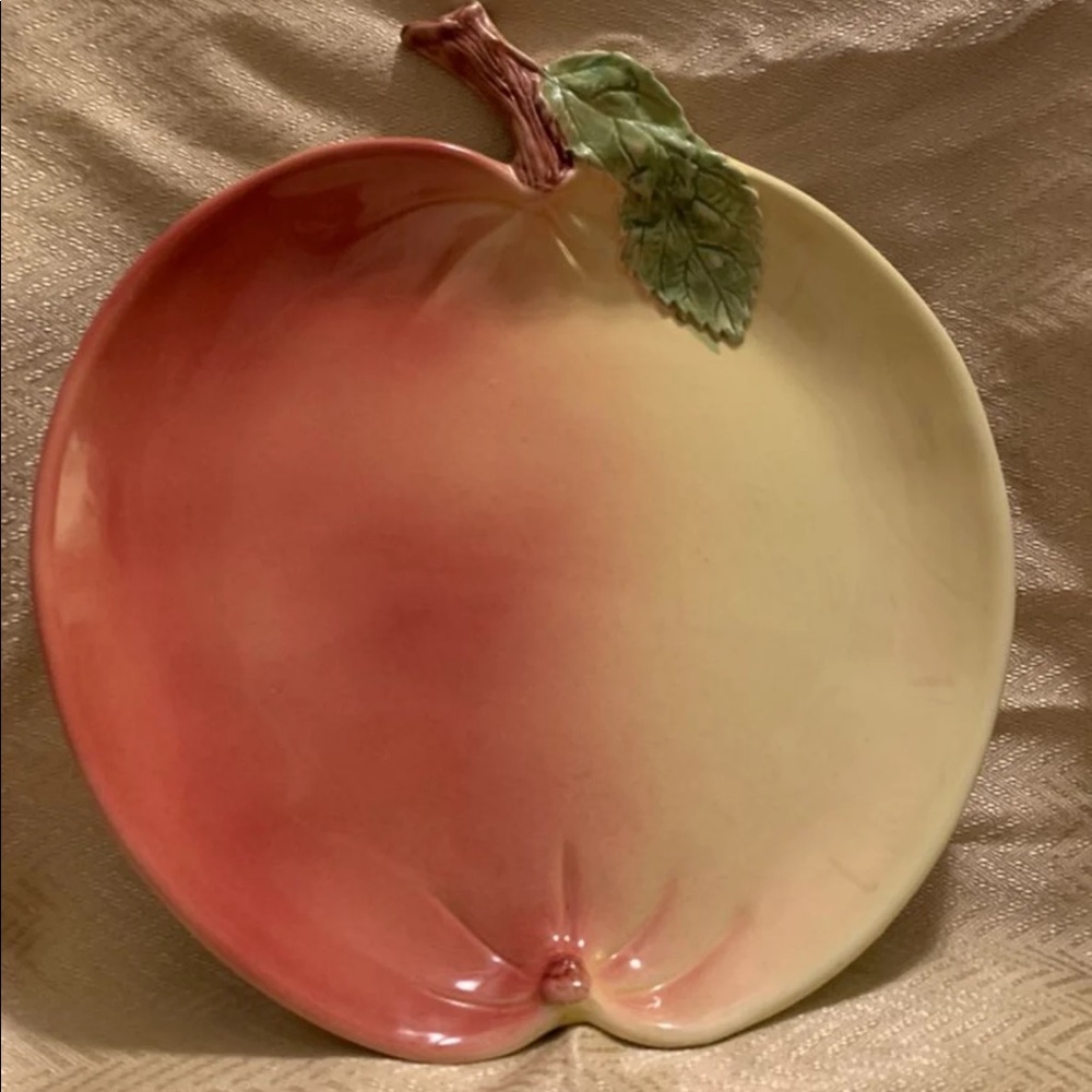 Vintage Apple serving dish made in‎ Portugal. Beautiful! 🍎